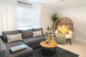 Tranquil & Fully Renoveted Home Near Busch Gardens